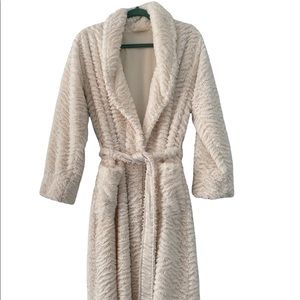 Ultra Plush Soma Women’s robe
